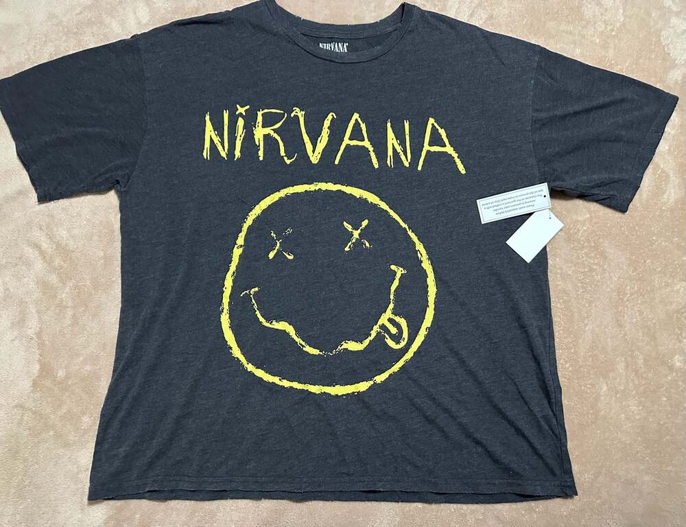 NWT Nirvana Smiley Face Live '93 Tour Graphic T-Shirt Size L
